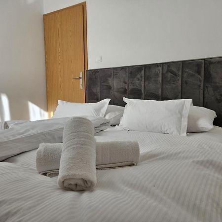 Heritage Stone Wall Split Rom bilde